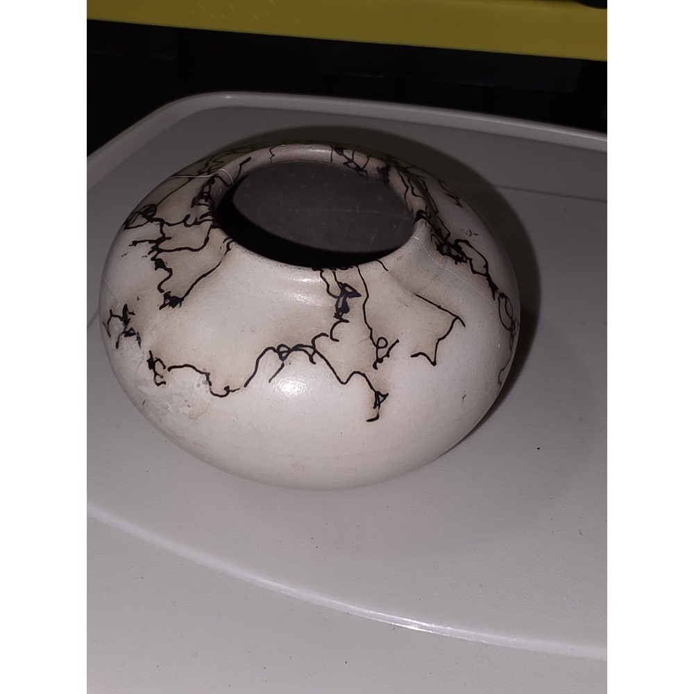 NAVAJO STYLE HORSE HAIR BOWL / VASE SIGNED BY ARTIST